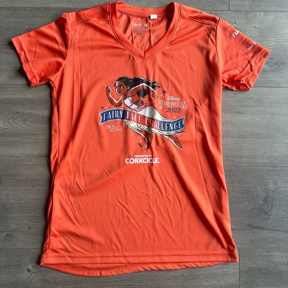 2022 Run Disney Princess Fairytale Challenge t-shirt - size small - Picture 1 of 2